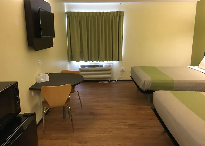 6-troy, Il Hotel 4*