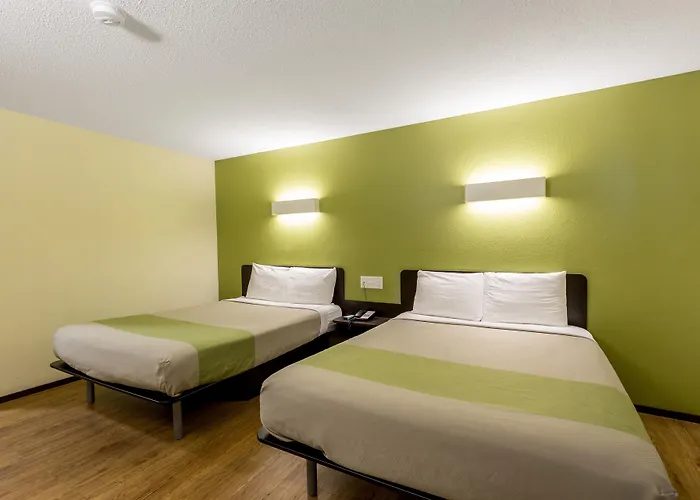 6-troy, Il Hotel