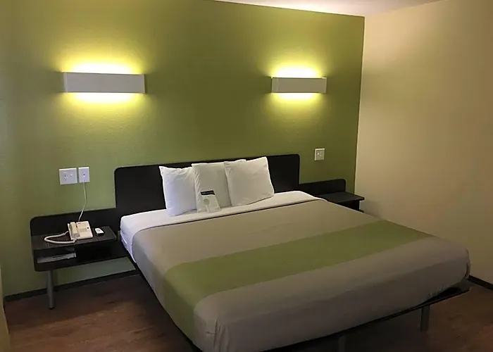 6-troy, Il Hotel 4*